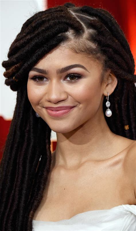 This falls in the category of long dreadlocks styles for ladies. Top 20 Dreadlock Hairstyles Trends for Girls These Days