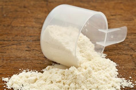 Eiweiß in Milch: Was ist Milcheiweiß, der Gehalt in 100 Gramm und in