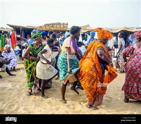 Gambian Women Dancing Kotu Beach Gambia West Africa Stock Photo Alamy