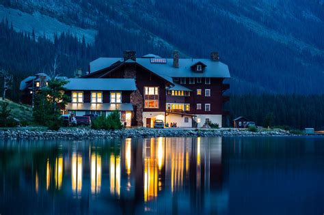 Many Glacier Hotel Restaurant On Swiftcurrent Lake Glacier National