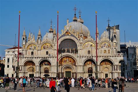 It has a 4.0 overall guest rating. File:Venezia Basilica di San Marco Fassade 2.jpg ...