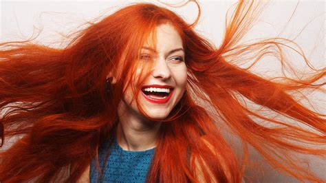Κόκκινα μαλλιά οι πιο εντυπωσιακές αποχρώσεις και σε ποιες ταιριάζουν
