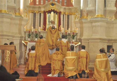 New Liturgical Movement Pontifical Solemn Mass At The Throne