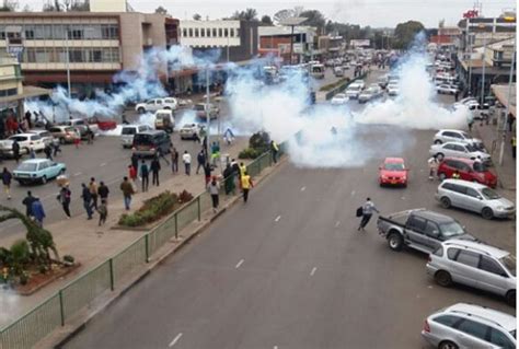 Riot Police Clash With Protesting Vendors In Harare Pictures Nehanda Radio