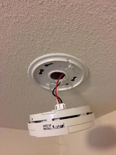 Kidde produces the 1275 smoke alarm, an ionization smoke detector that uses a small and harmless amount of a radioactive element to detect traces of smoke. Kidde Hardwire Smoke Detector with 9V Battery Backup (6 ...