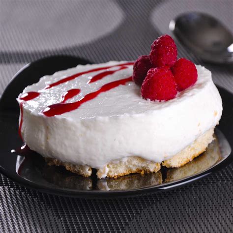 Pour réaliser cette recette de cheesecake aux fruits rouges, commencer par préparer tous les appareil au fromage blanc : Recette cheesecake nappage fruits rouges - Cuisine ...