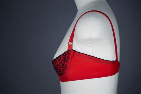 Red Nylon And Lace Padded Quarter Cup Bra By La Parisienne The