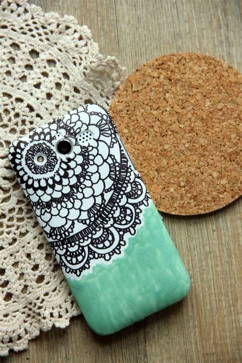 Dress Up Your Phone With These Coolest DIY Phone Cases Ever