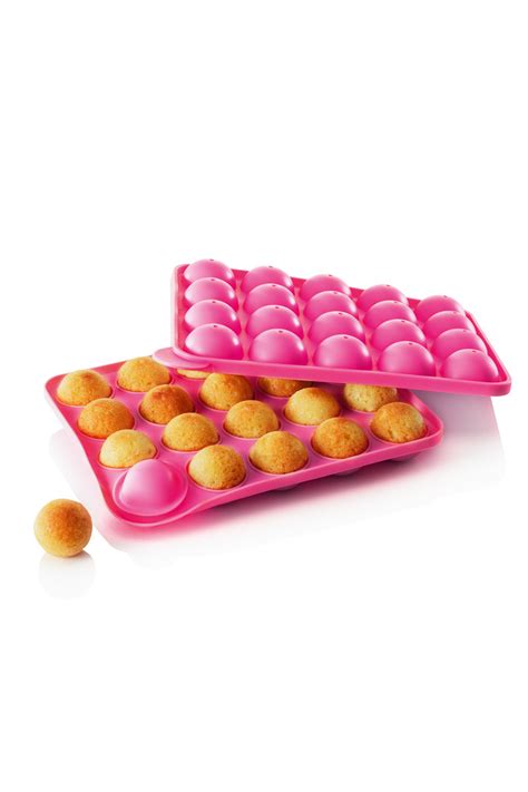 Mix ingredients and fill the bottom of the cake pop mould ¾ of the way up and place the other mould on top. Cake Pops Recipe Using Silicone Mould / Cheddarina: Cake ...