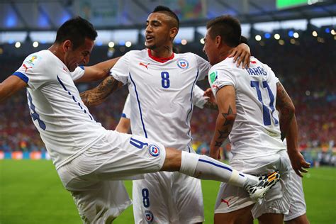 5' di maria's shot/cross goes just over. Argentina vs. Chile Copa America 2015 Final Predictions ...