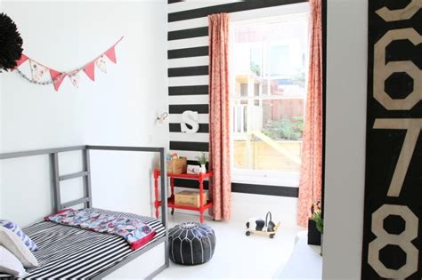 10 Stylish, Space-Saving Dorm Room Ideas - Freshome