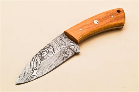 Handmade Damascus Steel Skinner Knife With Wood Handle