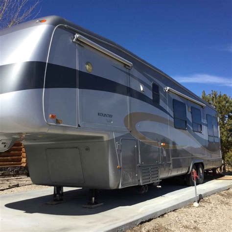 2005 Used Newmar Kountry Aire Fifth Wheel In Wyoming Wy