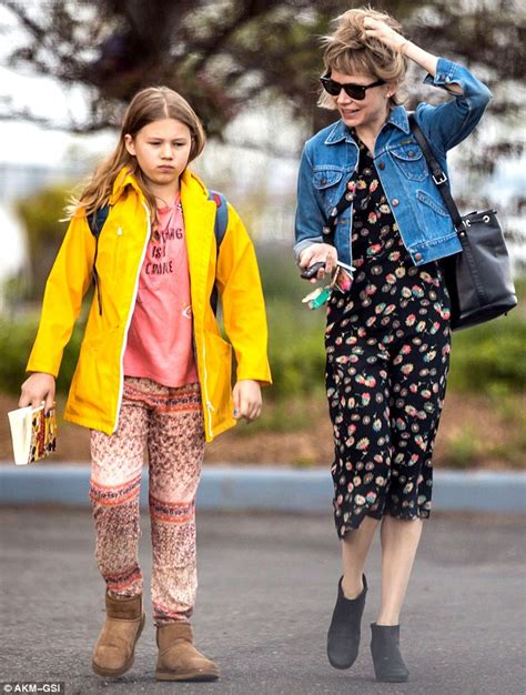 michelle williams daughter matilda shows growing resemblance to heath ledger daily mail online