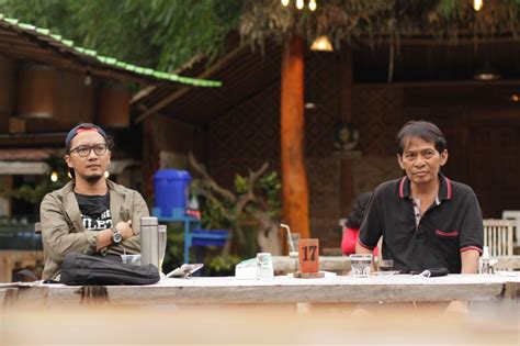 Piyambakipun lulusan saking program s1 jurusan sosiologi fisip. KELAS TERBANG TANGSEL KREATIVE RADHAR PANCA DAHANA ...
