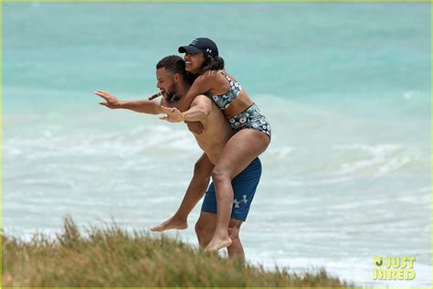 Shirtless Stephen Curry Hits The Beach With Wife Ayesha Photo 3918208