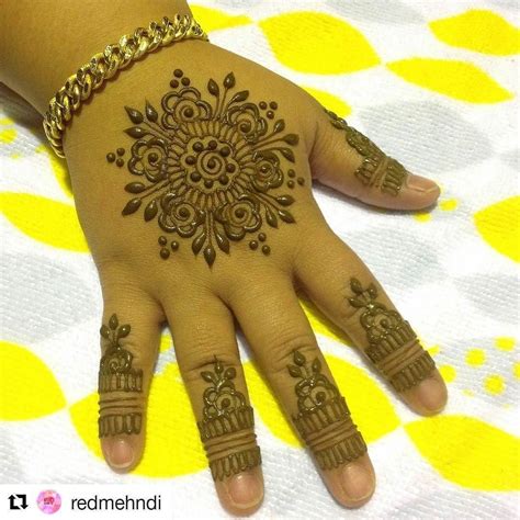 Kilang bateri is perhaps the most hipster night market in johor bahru. #follow@hennafamily #hennafamily #Repost @redmehndi We ...
