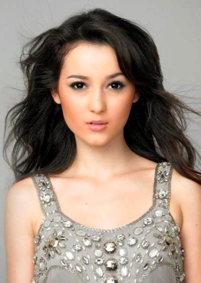 Julie Estelle Biography And Movies
