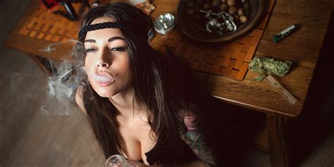 21 surprising things men say about women who smoke weed herb