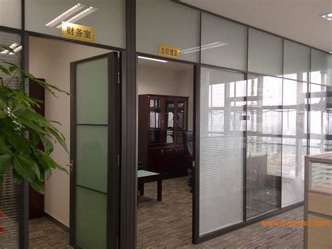 High Quality MDF Office Partition Wall With Magnetic Blinds And Hinged Door China Decoration