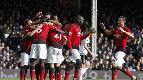 Find the latest manchester united fc team news including live score, fixtures and manchester united fc team and transfer news. Solskjaer goes back to Camp Nou as Man Utd draw Barcelona ...