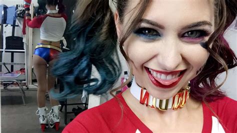 Riley Reid Shows Off Her Costume Cosplay World