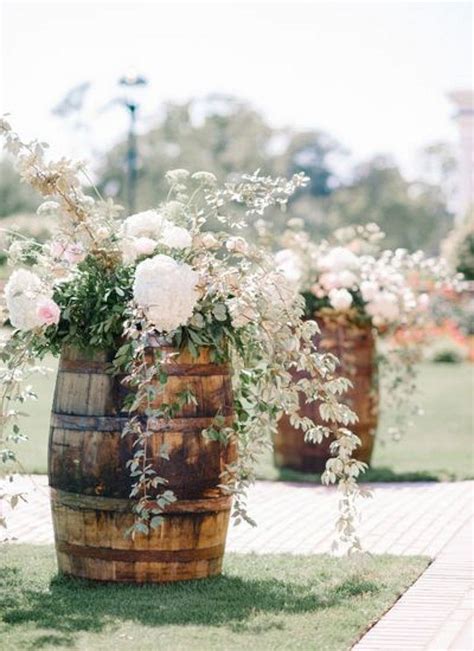22 Marvelous Diy Wine Barrel Wedding Decoration Ideas Chicwedd