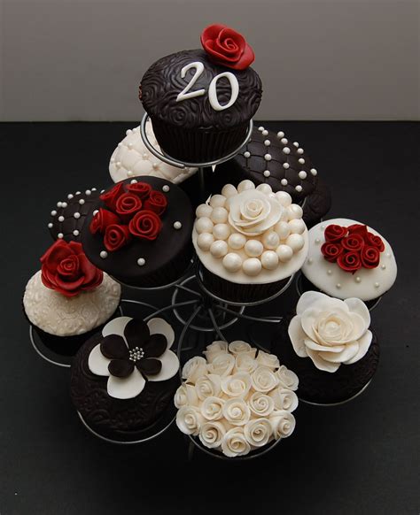 Elegant Black And White Anniversary Cupcakes 20th Anniversary Ideas