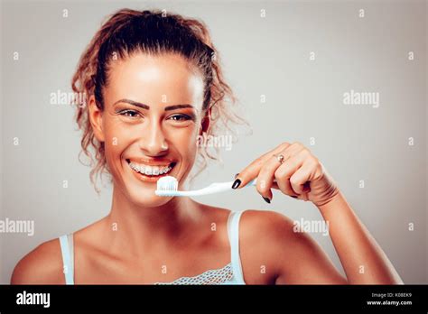 Person Smiling With White Teeth Hi Res Stock Photography And Images Alamy