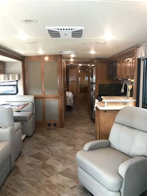 Best Rv To Live In Full Time Consider These 4 Factors Trekkn