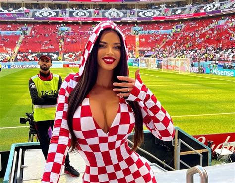 Ivana Knoll La Fan M S Sexy Del Mundial Que Anima A Croacia Y Desaf A