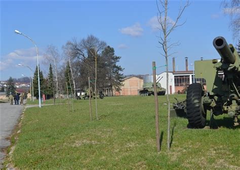 Učešće Kasarne „kozara“ U Velikoj Jesenoj Akciji Sadnje Drveća Na