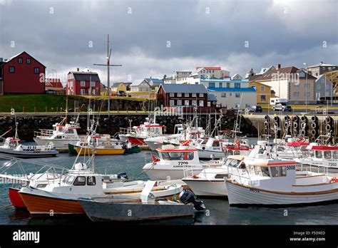 Harbours Harbor Harbors Hi Res Stock Photography And Images Alamy