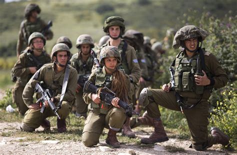 Israel Grapples With Militarys Plan To Open Combat Roles To Women Wsj