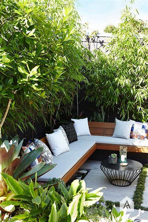 20 Urban Backyard Oasis With Tropical Decor Ideas Homemydesign