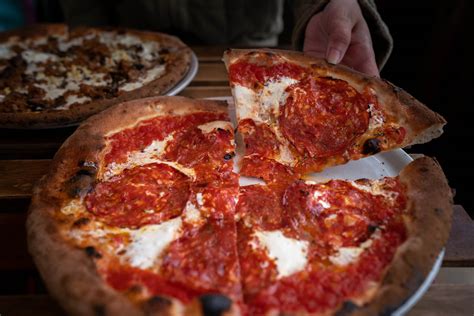 Best Pizza In Brooklyn Most Famous Pizza In Brooklyn Your Brooklyn Guide