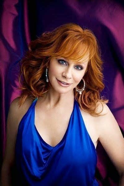 Pin By Ian Collins On Reba Country Female Singers Beautiful Redhead Beautiful Actresses