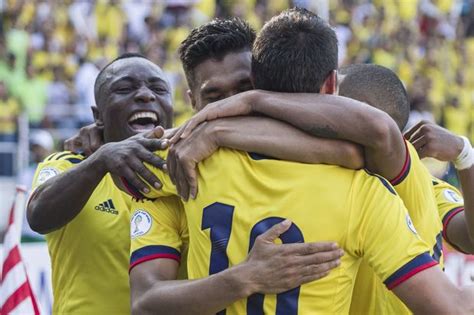 Cuenta oficial selecciones colombia de fútbol / federación colombiana de fútbol. Formación de la Selección Colombia dirigida por José ...