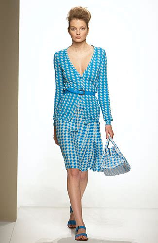 25 gucci eschatology/maison de l'amour印花t恤. Magyar modellsiker: Mihalik Enikő - OurFashion