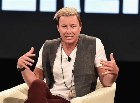 Us Women S Football Star Abby Wambach Arrested For Dui Apologises