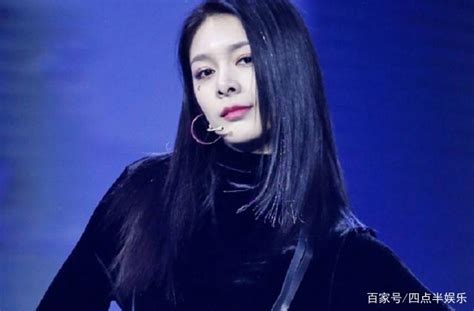 全 体： 陪你去看流星雨落在这地球上 让你的泪落在我肩膀 要你相信我的爱只肯为你勇敢 你会看见幸 尽歌词 在 ※ mojim.com 魔镜歌词网 让你的泪落在我肩膀 要你相信我的爱只肯为你勇敢 你会看见幸福的所在. 火箭少女成员陷抄袭风波，歌词被指抄袭，与当年很火的流星雨相撞_国华娱乐网