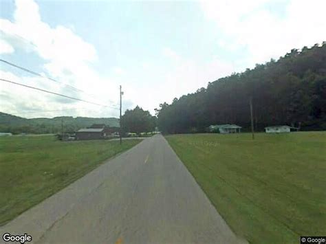 Gorgeous home with numerous upgrades, conveniently located in downtown morehead (near msu and all local amenities). Houses for Rent in Morehead, KY - RentDigs.com