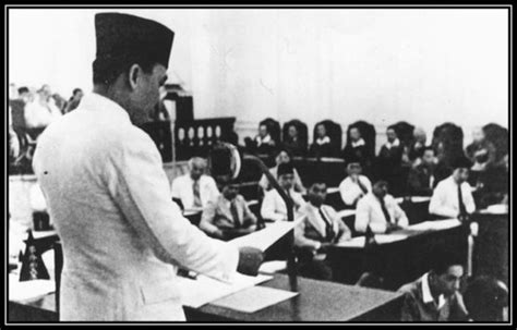 Peristiwa ini terjadi tepatnya pada tanggal 7 september 1944, pada saat pelaksanaan sidang parlemen, yang berada di bawah. Menengok Pidato Bung Karno 1 Juni - Jowonews