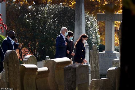 Joe biden's oldest grandson, robert aka hunter, is also on tiktok as @hunter.biden and, like his other relatives, he's got a respectable following: Biden attends church and visits grave of his late son Beau ...