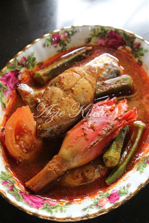 Anda harus coba menu asam pedas yang juga sering disebut dengan asam padeh. Asam Pedas Ikan Tenggiri - Azie Kitchen