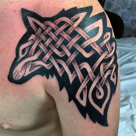 It stands for union of souls, and is hence a wonderful way to express your love and devotion. 100 Celtic Knot Tattoos For Men - Interwoven Design Ideas