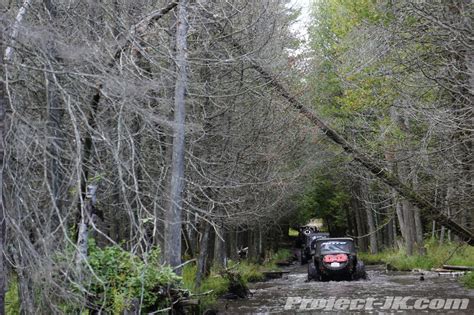 The pristine waters surrounding the island are perfect for fishing, kayaking, diving ship wrecks, canoeing and swimming. Michigan 4×4 Trails Drummond Island - Schwarttzy