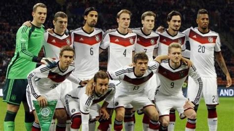 وضم منتخب ألمانيا في نهائي كأس العالم 2014 بالبرازيل ستة لاعبين من نادي بايرن ميونخ الفائز ببطولة دوري أبطال أوروبا. بولندا "فرصة" شباب ألمانيا لإثبات أنفسهم