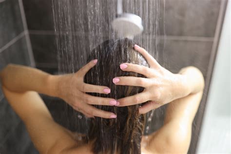 You Shouldnt Shower At This Time Of Day Say Experts — Eat This Not That