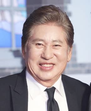 May 11, 2021 · 이날 방송에서 김영란은 함께 연기하던 동료들이 그립다며 남자 선배 김용건, 연규진이 맛있는 것을 많이 사줬다고 회상했다. 김용건 나이 키 혈액형 종교 고향 학력 프로필 :: 뉴스모음